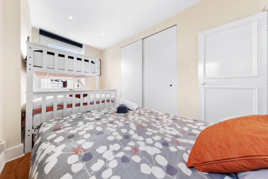 Spacious Sleep 11 With Terrace In Earls Court Ec99 London Kültér fotó
