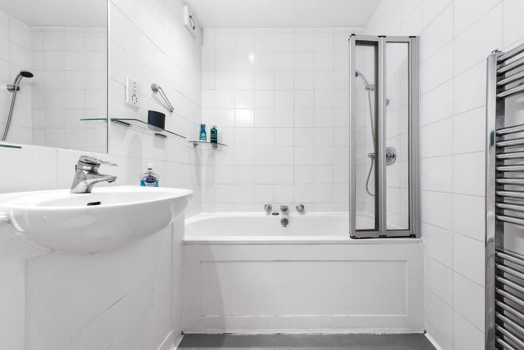 Spacious Sleep 11 With Terrace In Earls Court Ec99 London Kültér fotó